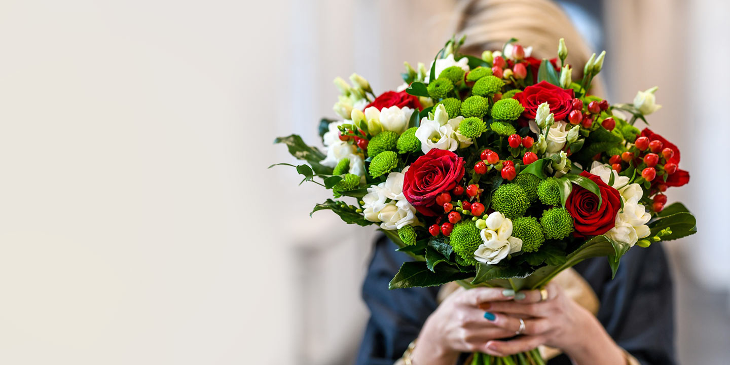 Szukasz pewnej kwiaciarni, która dostarczy terminowo kwiaty dla bliskiej Ci osoby we Wrocławiu? Kwiaciarnia Mirosa II Wrocław zapewnia terminowe doręczenia bez pośredników. Sprawdź naszą ofertę naszej kwiaciarni!